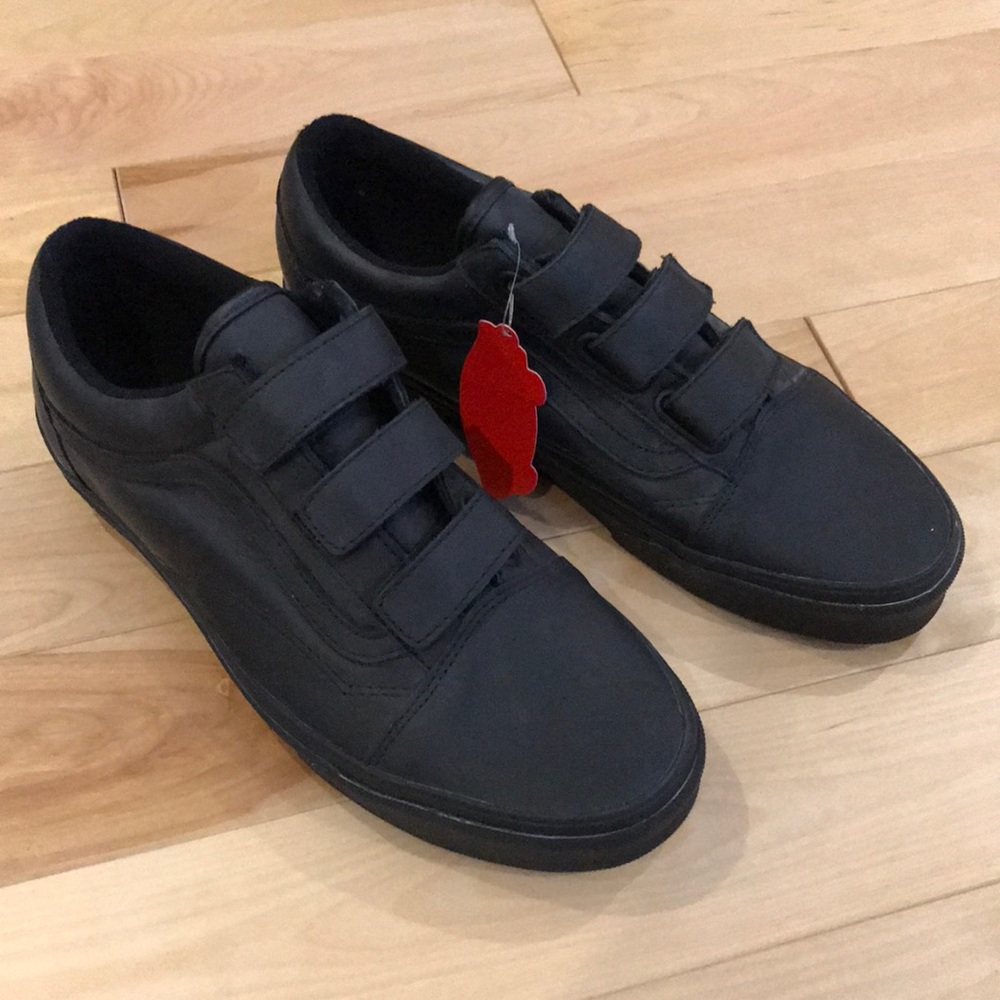 Vans - Black leather Velcro old school size 9.5